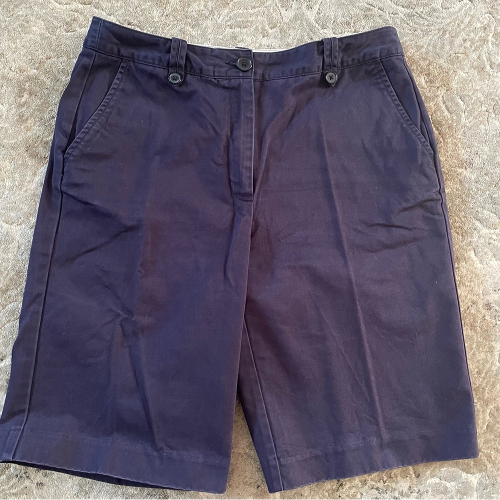 Land’s End women’s Bermuda shorts sz 6. Blue, 100% cotton. 4 pockets.
